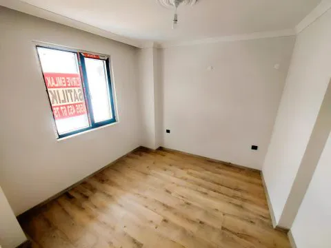 Zirve Emlaktan Şehrin Merkezinde Satılık 1+1 Daire