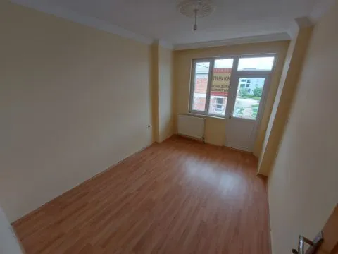 Zirve Emlaktan Devlet Hastanesi Yanında Kiralık 3+1 Daire