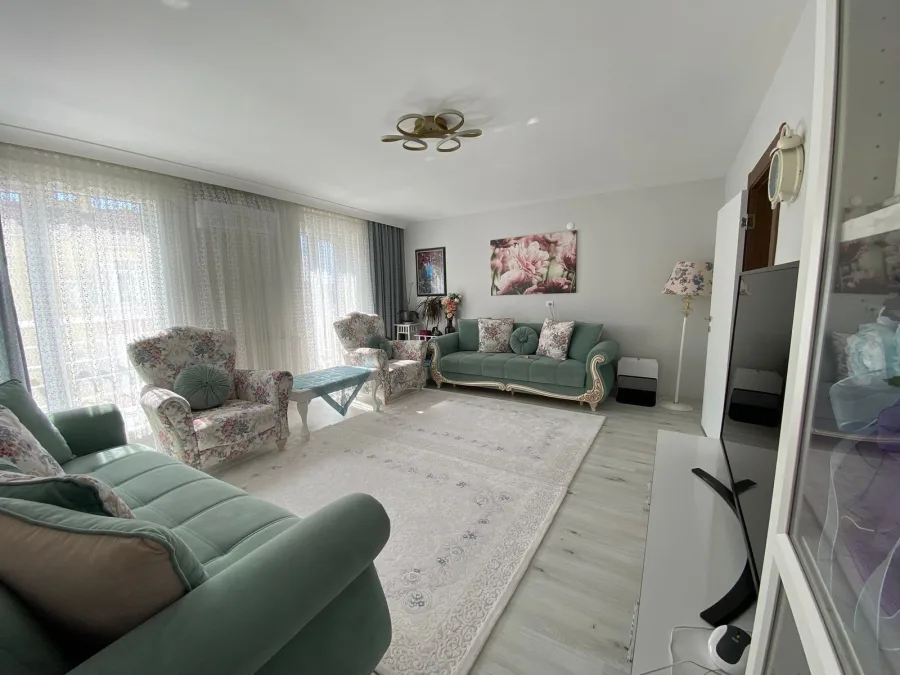ZİRVE EMLAKTAN LİSE CADDESİNDE SATILIK 4+0 DUBLEKS DAİRE fotoğraf 2