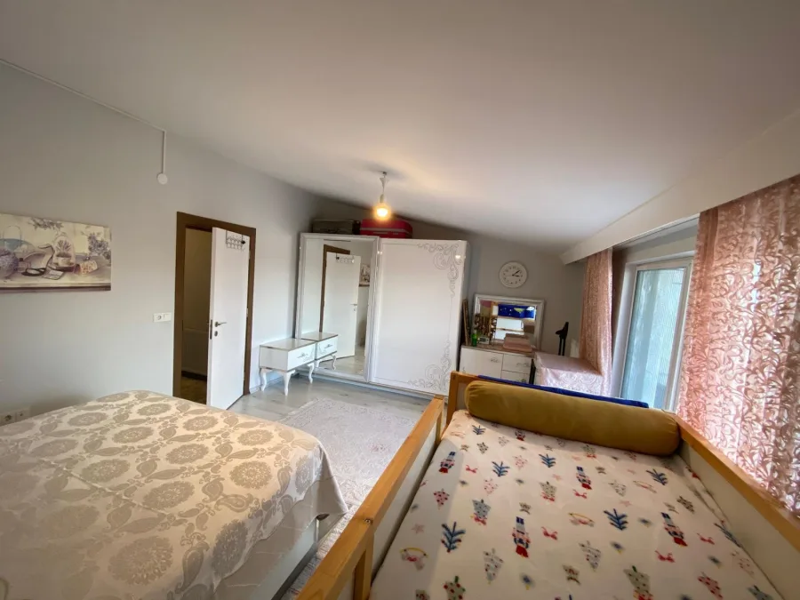 ZİRVE EMLAKTAN LİSE CADDESİNDE SATILIK 4+0 DUBLEKS DAİRE