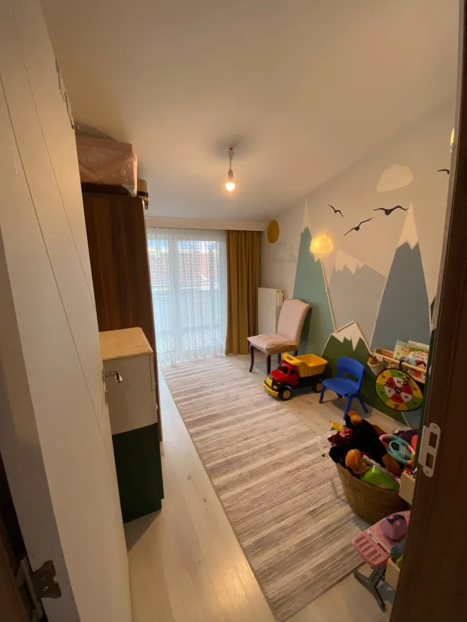 ZİRVE EMLAKTAN LİSE CADDESİNDE SATILIK 4+0 DUBLEKS DAİRE fotoğraf 3