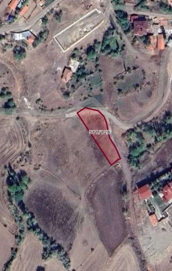 ZİRVE EMLAKTAN MUŞRUF KÖYÜNDE 1000M2 SATILIK ARSA fotoğraf 2