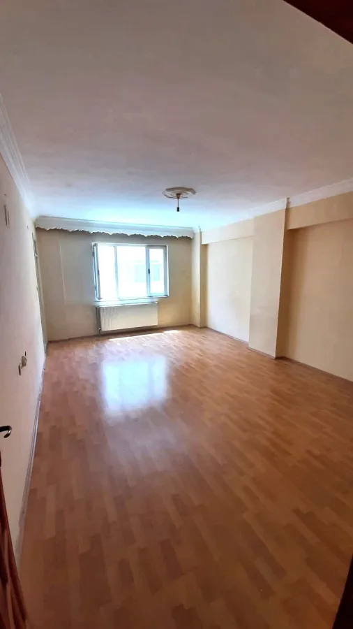 ZİRVE EMLAKTAN AMASYA HACILAR MEYDANINDA SATILIK 3+1 DAİRE fotoğraf 3