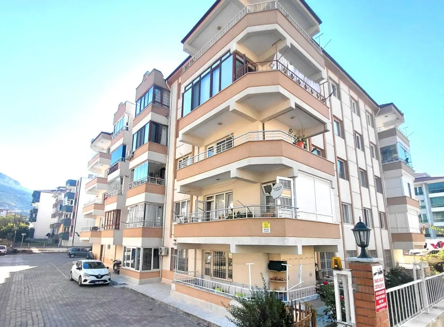 ZİRVE EMLAKTAN AMASYA HACILAR MEYDANINDA SATILIK 3+1 DAİRE fotoğraf 4